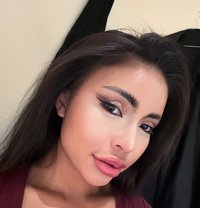 Venis - escort in Abu Dhabi