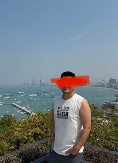 Venky - Male adult performer in Maldives Photo 1 of 2