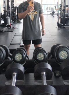 Venkyking - Male adult performer in Maldives Photo 3 of 6