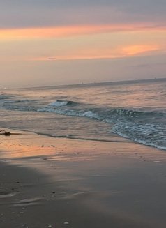 Venkyking - Male adult performer in Maldives Photo 5 of 6