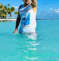 Venkyking - Male adult performer in Maldives