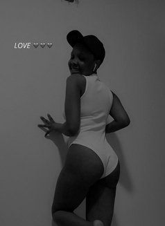 Vennesa - escort in Al Juffair Photo 4 of 5