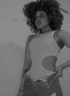 Vennesa - escort in Al Juffair Photo 5 of 5