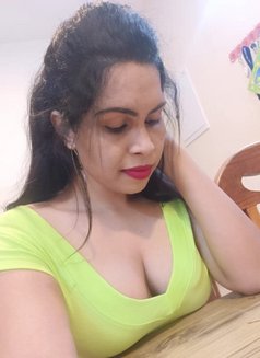 Vennila Here - Acompañantes transexual in Chennai Photo 8 of 8
