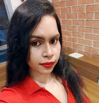Vennila Nesapakkam - Intérprete transexual de adultos in Chennai