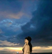 Venomena - Intérprete transexual de adultos in Bali