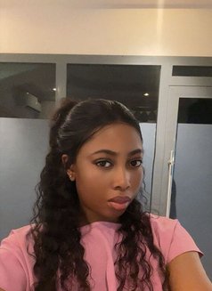 Top and bottom - Transsexual escort in Al Manama Photo 1 of 2