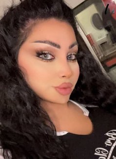 Vanessa - Transsexual escort in Beirut Photo 3 of 11