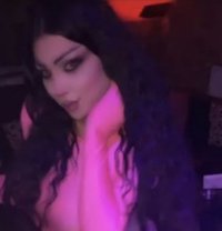 Vanessa - Transsexual escort in Beirut Photo 9 of 11