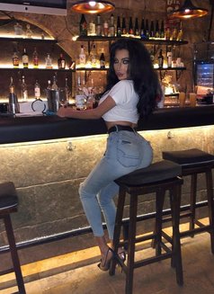 Vanessa - Transsexual escort in Beirut Photo 10 of 11
