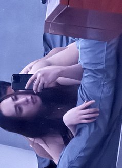 Shemale Venus MILF body - Transsexual escort in Riyadh Photo 13 of 19