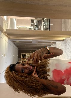 Venus Noire - escort in Essex Photo 8 of 8