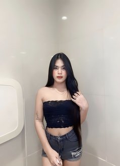 Venuz De Luna - Transsexual escort in Manila Photo 12 of 18