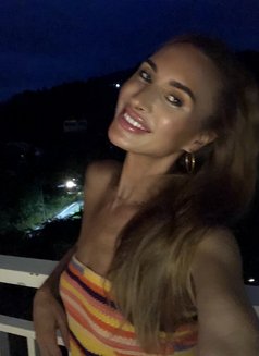 Vera - escort in Phuket Photo 13 of 16