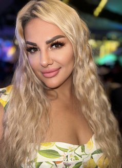 Vera blonde - escort in Dubai Photo 9 of 12