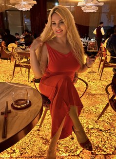 Vera blonde - escort in Dubai Photo 10 of 12