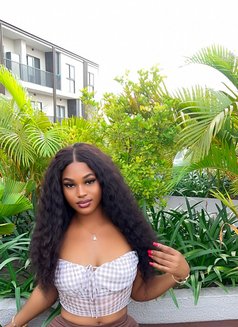 Vera - puta in Accra Photo 1 of 3