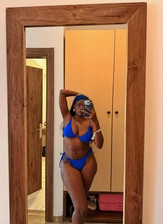 Vera - puta in Ajmān Photo 3 of 5