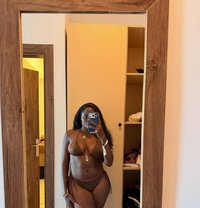 Vera - escort in Ajmān