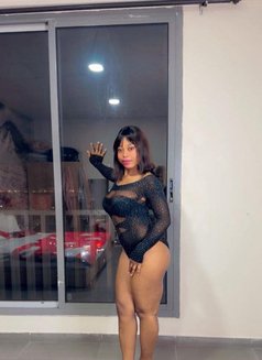 Vera - escort in Beirut Photo 3 of 4