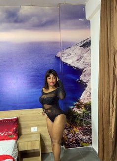 Vera - escort in Beirut Photo 4 of 4