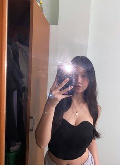 Vera - escort in Mumbai Photo 1 of 3