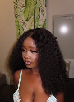 Vera - escort in Dubai Photo 7 of 8