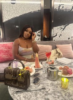 Vera - escort in Guangzhou Photo 3 of 4