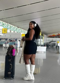 Vera - escort in Guangzhou Photo 4 of 4