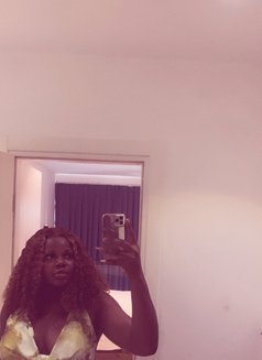 Vera - escort in Accra Photo 4 of 5