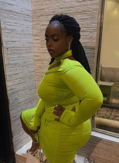 Vera Sidika - masseuse in Riyadh Photo 2 of 7