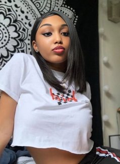 Vera - escort in Bali Photo 1 of 6