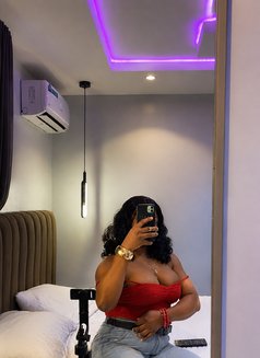 Verastarr - puta in Lagos, Nigeria Photo 5 of 5