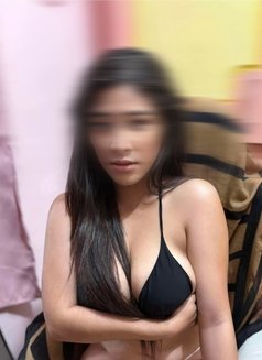 Verified Lexie - escort in Makati City Photo 2 of 5