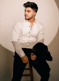 Verified profile only for male - Acompañantes masculino in Bangalore Photo 17 of 17