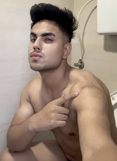 Verified profile only for male - Acompañantes masculino in Nagpur Photo 9 of 22