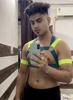 Verified profile only for male - Acompañantes masculino in Nagpur Photo 12 of 22