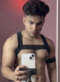 Verified profile only for male - Acompañantes masculino in Nagpur Photo 13 of 22