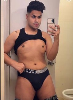 Verified profile only for male - Acompañantes masculino in Nagpur Photo 17 of 22