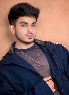 Verified profile only for male - Acompañantes masculino in Ahmedabad Photo 11 of 13