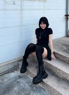 Verify Sexy Karina - puta in Amsterdam Photo 6 of 7