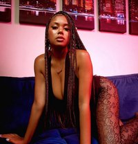 Vero - escort in Riyadh Photo 1 of 3