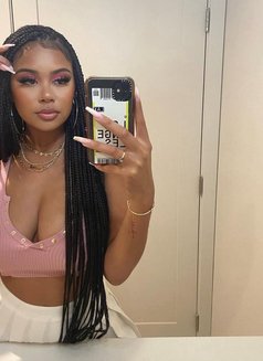 Vero - escort in Riyadh Photo 3 of 3