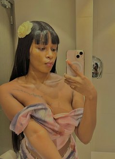 Veroni - escort in Dubai Photo 1 of 13