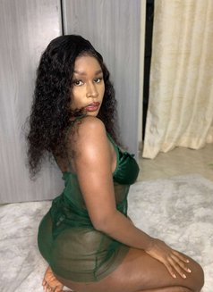 Veroni - escort in Dubai Photo 6 of 13