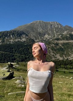 Veronica - escort in Dubai Photo 5 of 6