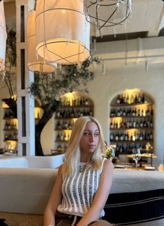 Veronica - escort in Dubai Photo 2 of 7