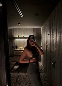 Veronica - escort in Dubai Photo 5 of 7