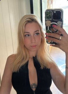 Veronica - escort in Dubai Photo 6 of 7
