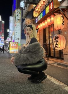 Veronica ushvada - puta in Tokyo Photo 17 of 20